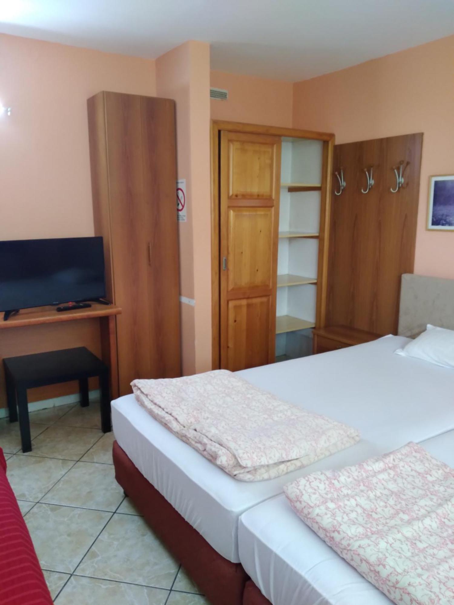 Hostel Bata Kanjiža 외부 사진